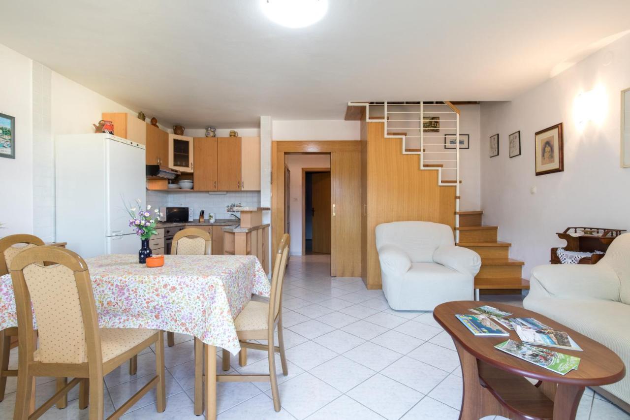 Apartment Glorija With Balcony Baska  Luaran gambar